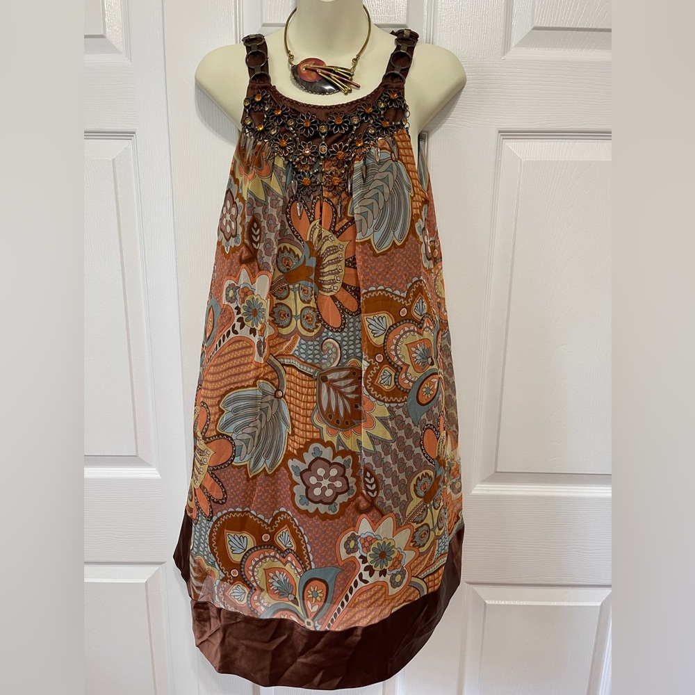 Vintage floral dress, - Brand: ECI
Size 8
New York, - missing tag Brand: ECI
